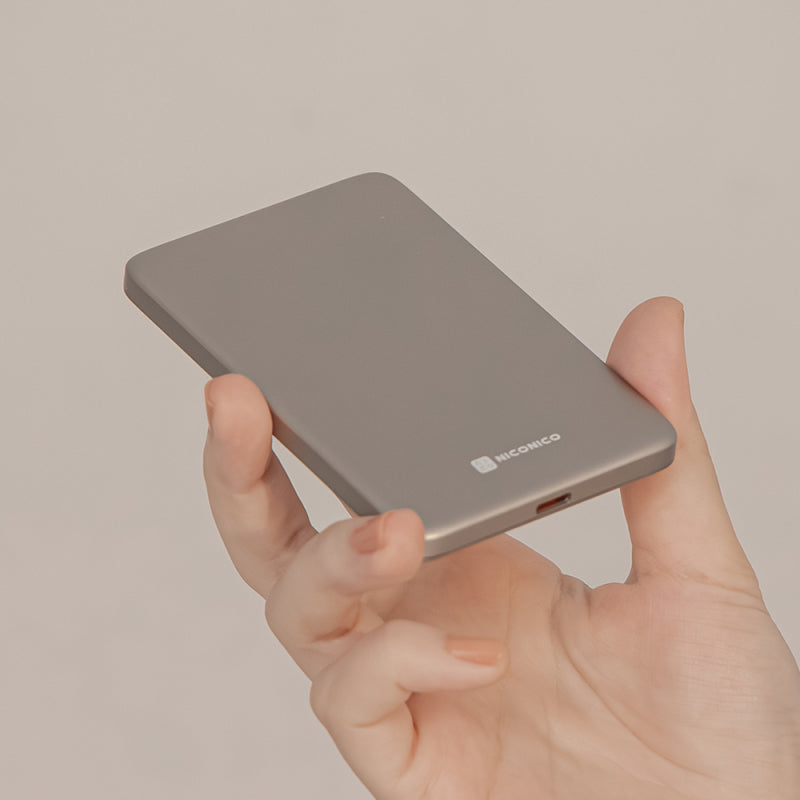 Superthin極度輕薄・磁吸行動電源5000mAh